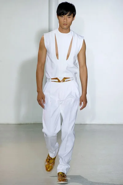 Look 15